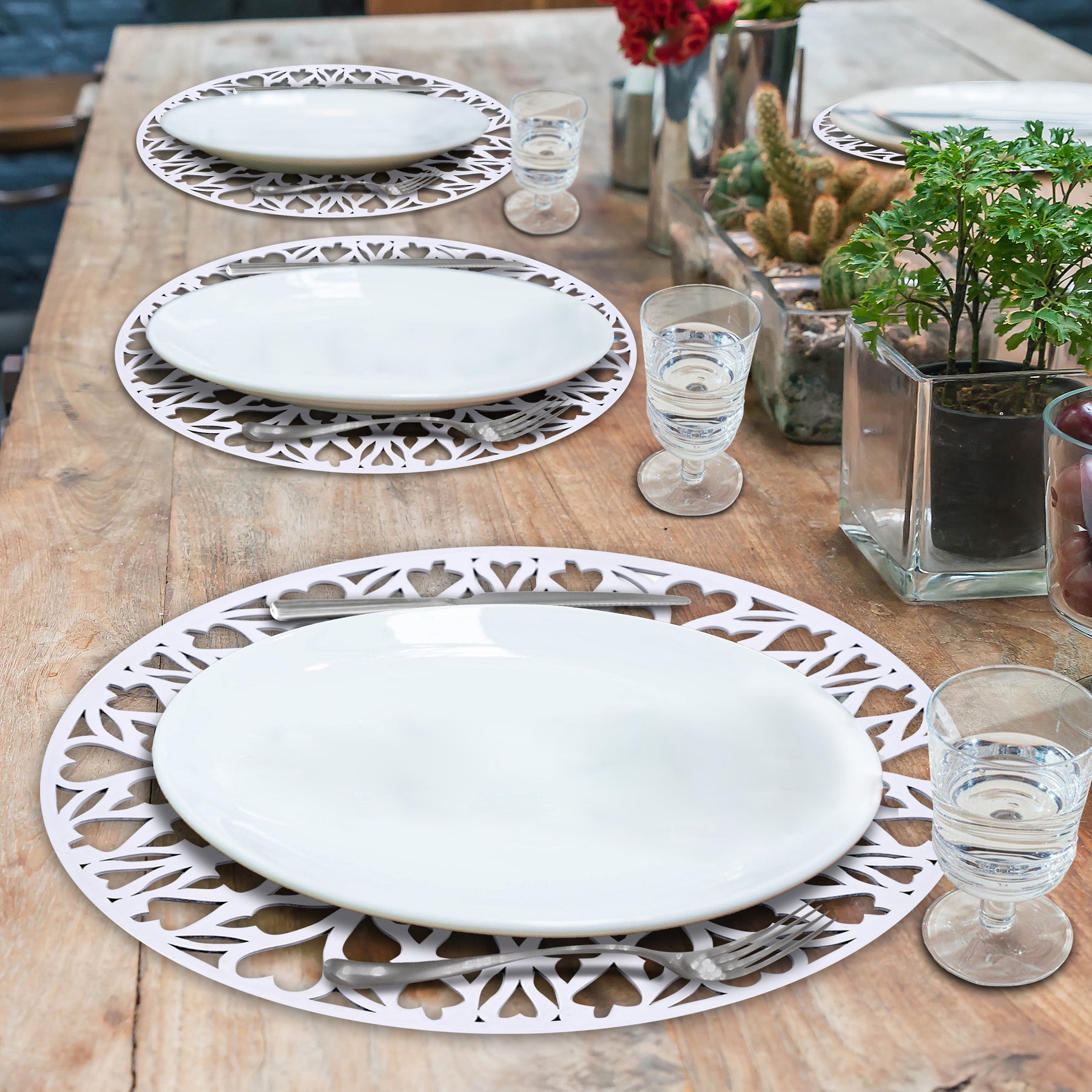 White Wooden Trivet Placemats for Dining Table