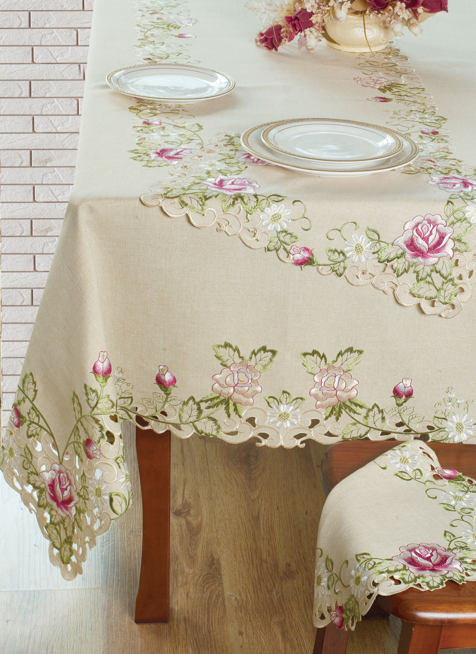 Beige Table Cover - Docia Collection - Decozen