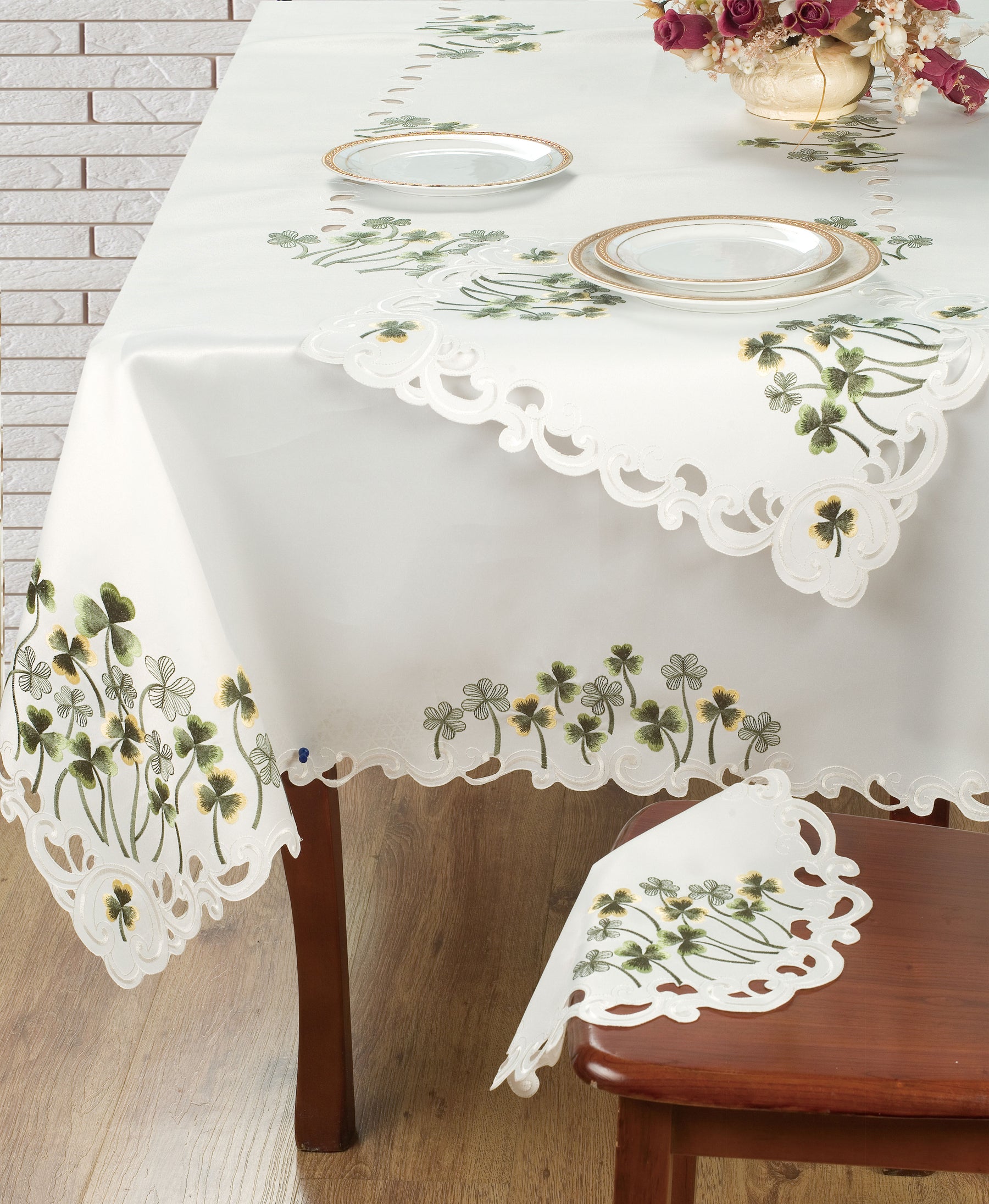 Ivory Table Cover - Clem Collection - Decozen