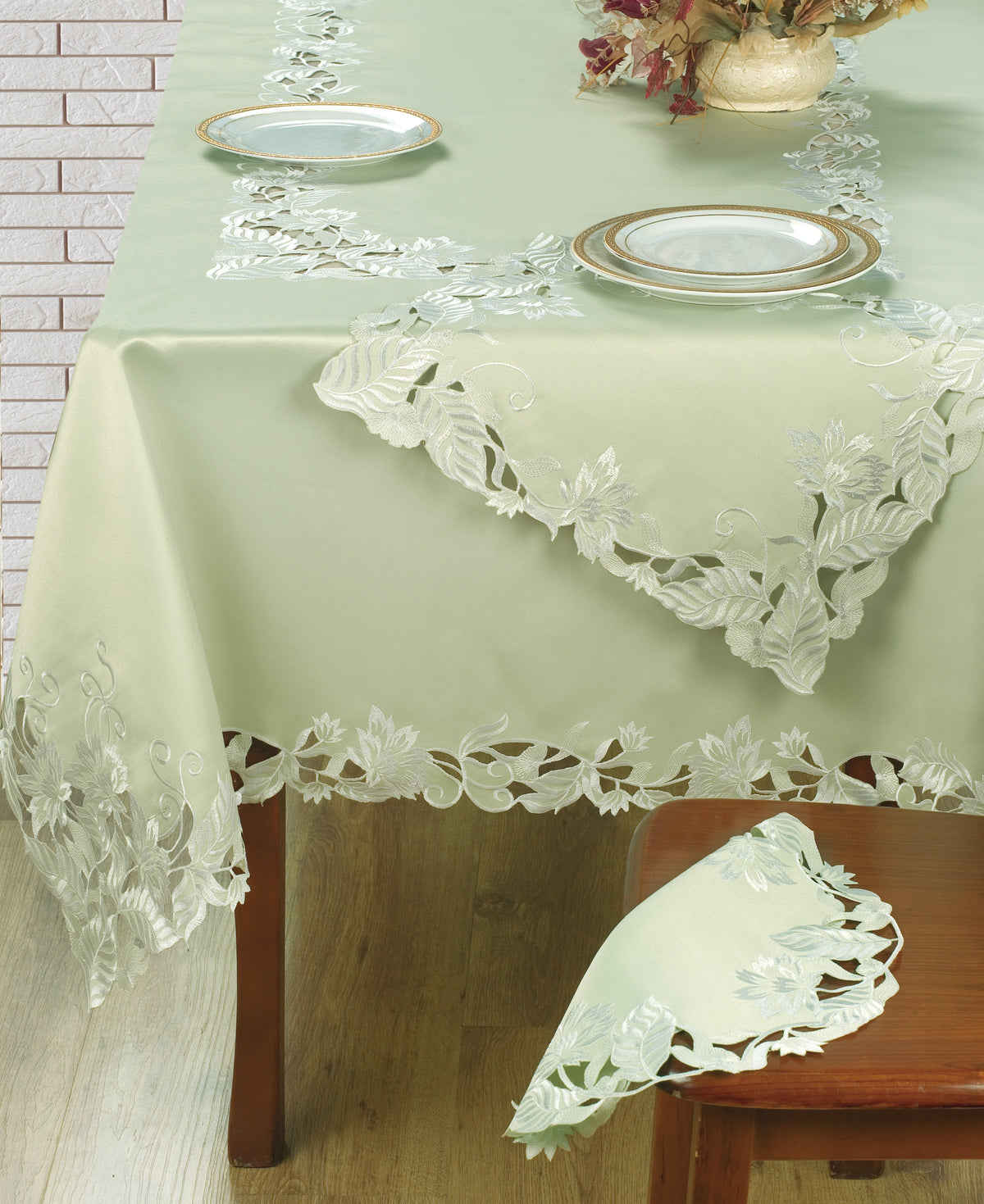 Light Green Table Cover - Daulton Collection - Decozen