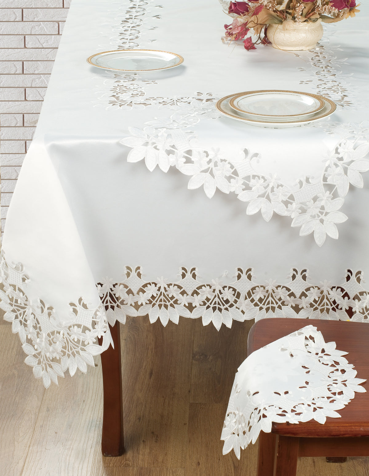 White Table Cover - Darvin Collection