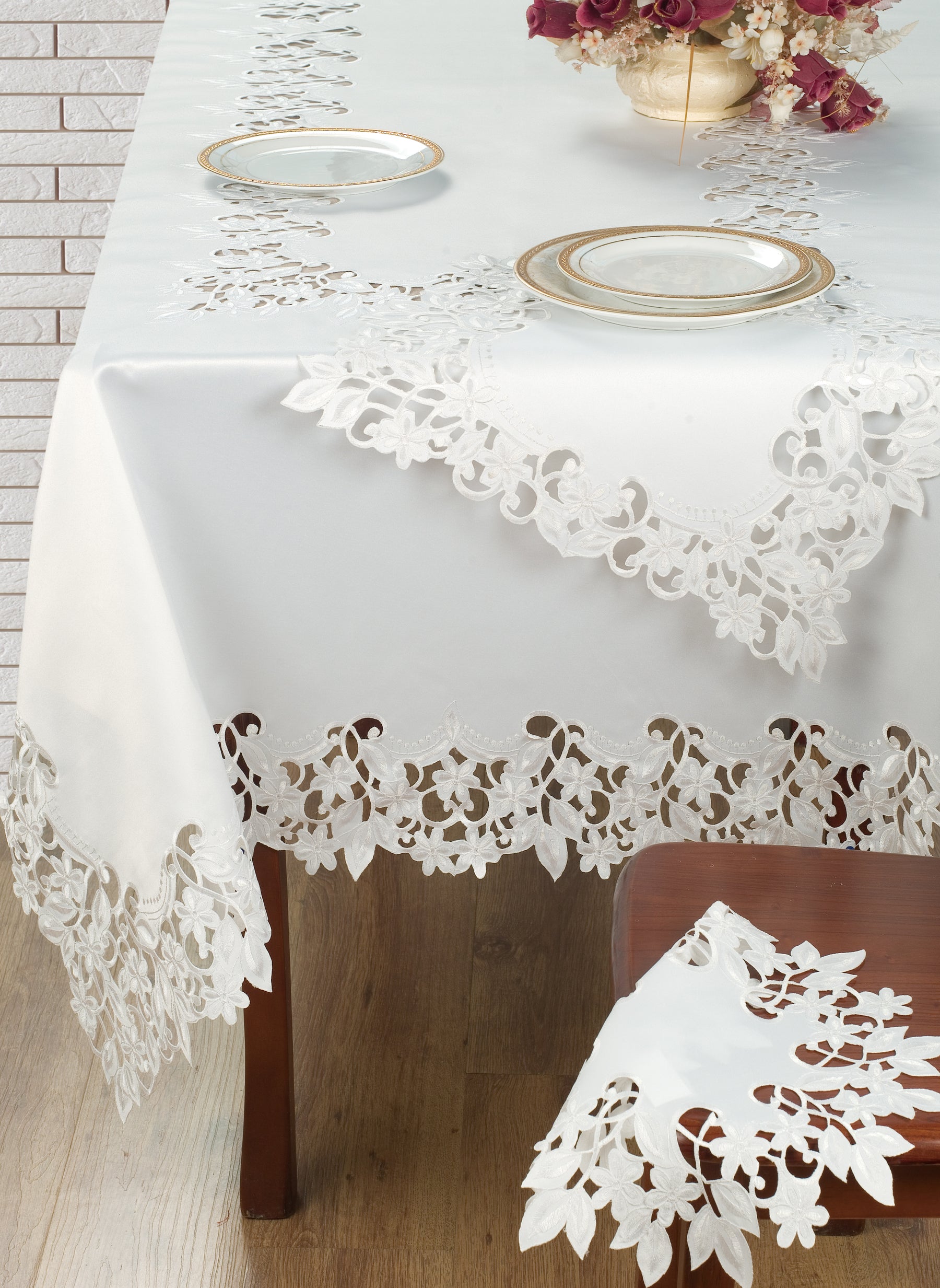 White Table Placemats - Deandra Collection