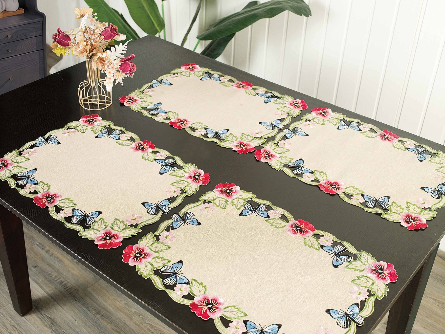 Decozen Stylish Table Linens 